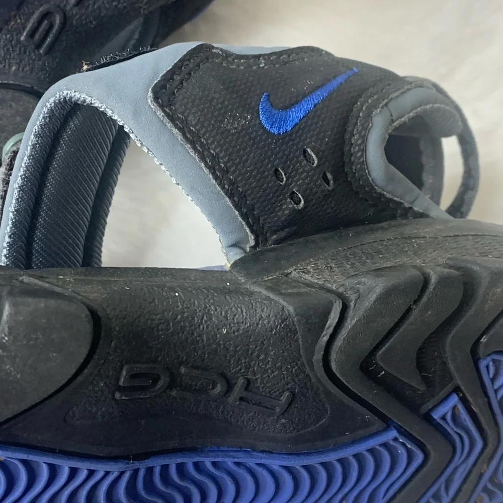 Kids Nike ACG Hiking‎ Sandel’s Sz 2Y